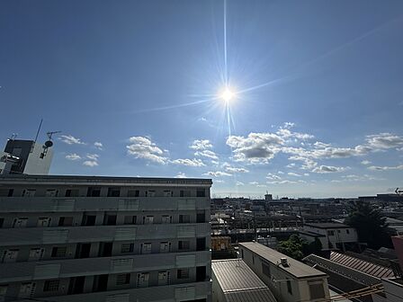 決して低くなく高すぎもしない眺望があなたのものに! ※夕焼けシーンは心打たれます