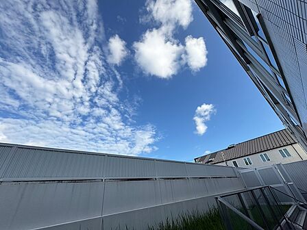 陽当たり・通風・開放感に恵まれた環境です。