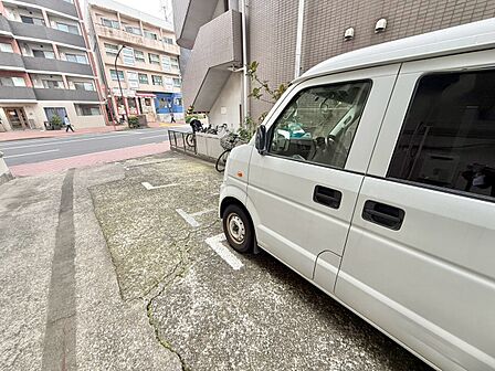 駐車スペースが嬉しいですね。※空き状況は都度ご確認下さい。