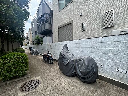 バイク置き場もございます。※空き状況は都度ご確認下さい。