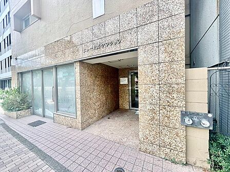 上質感漂う玄関アプローチです。
