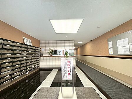 館内は静寂な中が保たれており、管理が行き届いている印象を受けました。