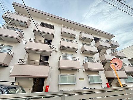 飽きのこないシンプルモダンな外観です。
