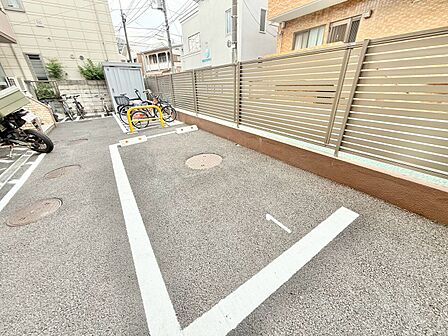 駐車スペースが嬉しいですね。※空き状況は都度ご確認下さい。
