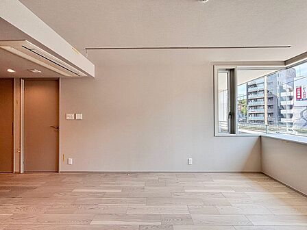 シンプルな内装と偏り過ぎないデザインで統一しました。