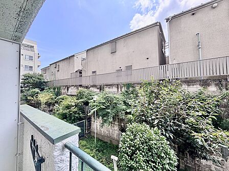眺望や窓からの景色が良いと、家で過ごす時間も快適です。