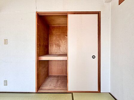 収納スペースが付いていて、お部屋を広く使っていただけます。