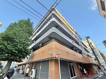 飽きのこないシンプルモダンな外観です。