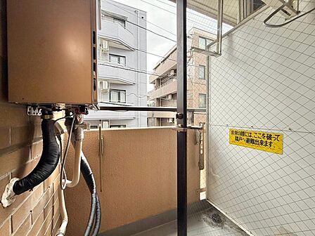朝の澄んだ空気や、夕方に吹く清々しい風を感じられるバルコニー。