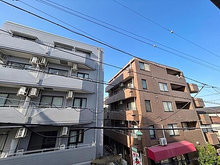 眺望や窓からの景色が良いと、家で過ごす時間も快適です。