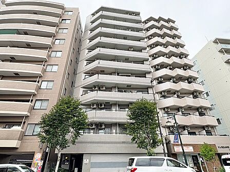 飽きのこないシンプルモダンな外観です。