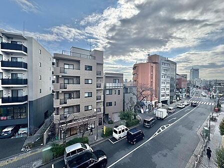 眺望や窓からの景色が良いと、家で過ごす時間も快適です。