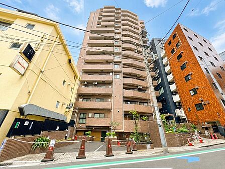 飽きのこないシンプルモダンな外観です。
