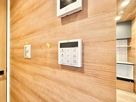 見やすい画面で操作しやすい給湯パネル。