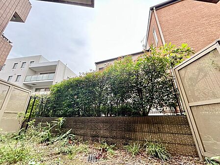 眺望や窓からの景色が良いと、家で過ごす時間も快適です。