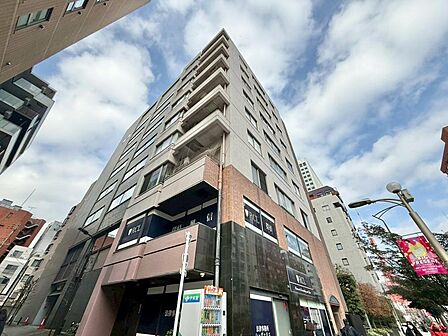 飽きのこないシンプルモダンな外観です。