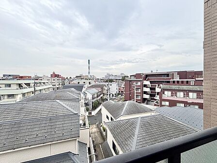 陽当たり・通風・開放感に恵まれた環境です。