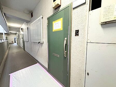 清潔感のある落ち着いた雰囲気の玄関です。