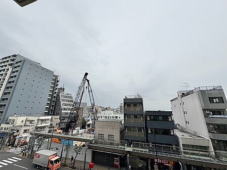 眺望や窓からの景色が良いと、家で過ごす時間も快適です。