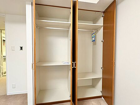 家電やスーツケース、ストック品など何でも片付く嬉しい空間です。