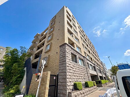 飽きのこないシンプルモダンな外観です。