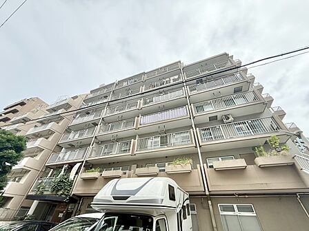 忙しく過ぎゆく日常を置き去るほど、ゆったりした時間が流れる住環境。