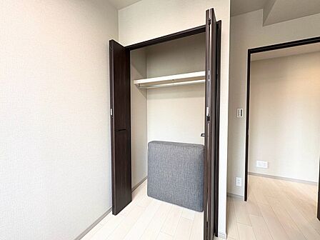 家電やスーツケース、ストック品など何でも片付く嬉しい空間です。