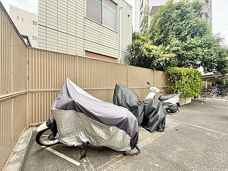 バイク置き場もございます。※空き状況は都度ご確認下さい。
