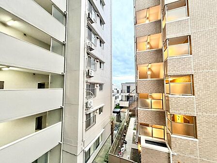 眺望や窓からの景色が良いと、家で過ごす時間も快適です。
