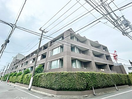 飽きのこないシンプルモダンな外観です。