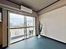 子供部屋：清かで艶やかな時間をもたらしてくれる室内です。