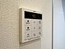 設備：見やすい画面で操作しやすい給湯パネル。