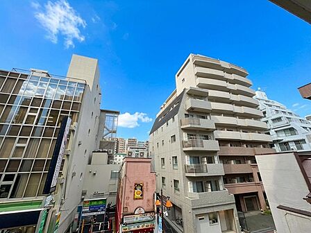 眺望や窓からの景色が良いと、家で過ごす時間も快適です。