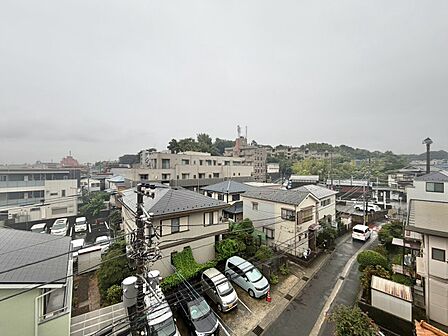 眺望や窓からの景色が良いと、家で過ごす時間も快適です。