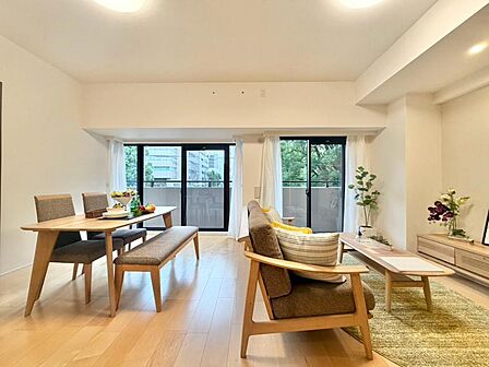 落ち着いた雰囲気に包まれて、伸びやかな空間。