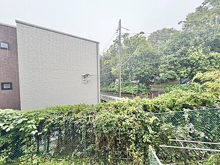 眺望や窓からの景色が良いと、家で過ごす時間も快適です。