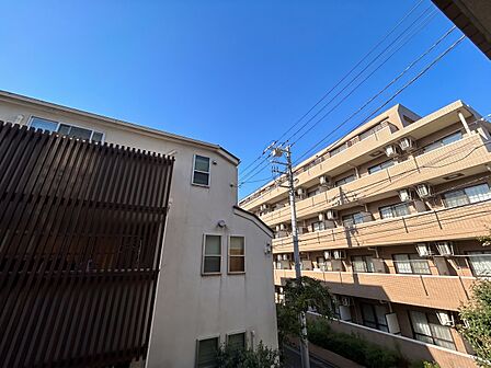 眺望や窓からの景色が良いと、家で過ごす時間も快適です。
