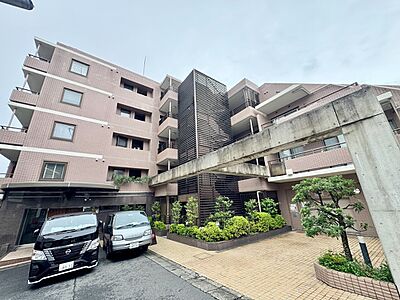 外観:飽きのこないシンプルモダンな外観です。 外観:飽きのこないシンプルモダンな外観です。