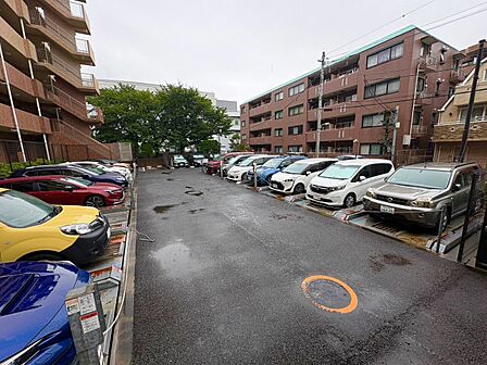 駐車スペースが嬉しいですね。※空き状況は都度ご確認下さい。