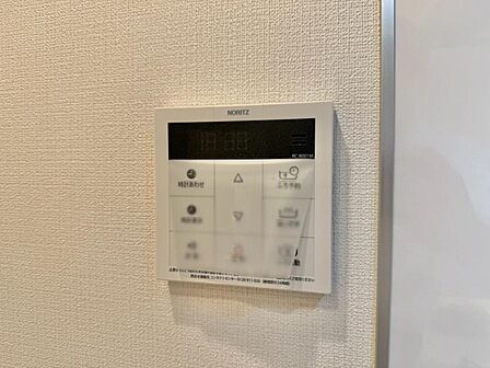見やすい画面で操作しやすい給湯パネル。