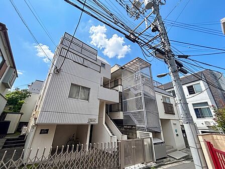 陽当たり・通風・開放感に恵まれた環境です。