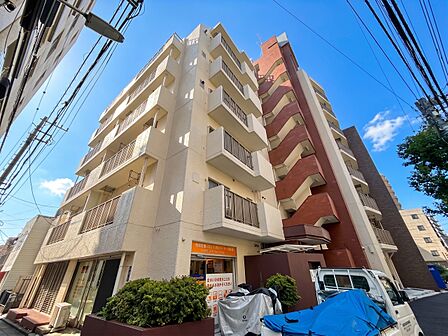 飽きのこないシンプルモダンな外観です。