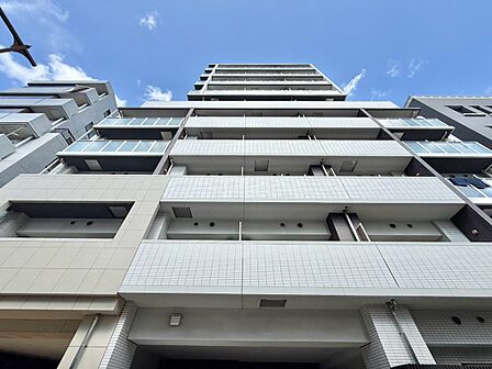 飽きのこないシンプルモダンな外観です。