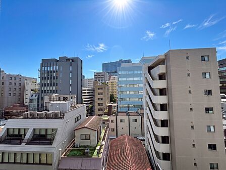 陽当たり・通風・開放感に恵まれた環境です。