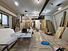 室内：通風・採光に優れ、心地よい光と風が溢れています。