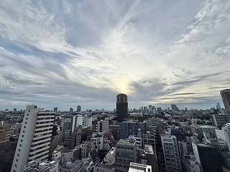 眺望や窓からの景色が良いと、家で過ごす時間も快適です。