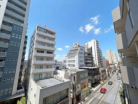 眺望や窓からの景色が良いと、家で過ごす時間も快適です。