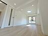 リビング/ダイニング：落ち着いた雰囲気に包まれて、伸びやかな空間。