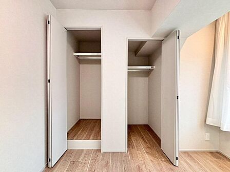 家電やスーツケース、ストック品など何でも片付く嬉しい空間です。