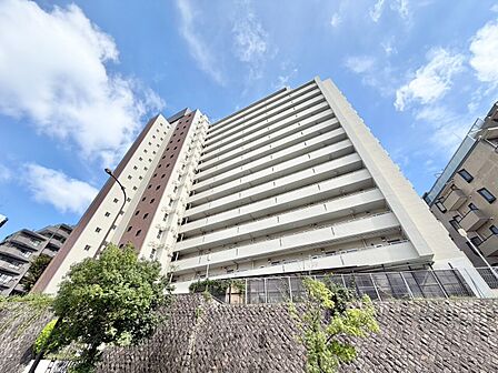 忙しく過ぎゆく日常を置き去るほど、ゆったりした時間が流れる住環境。